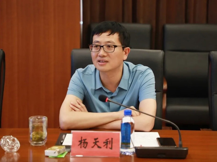 AG集团官网（中国）官方网站
与徐工消防签署战略合作协议 携手深耕中国高空产业市场